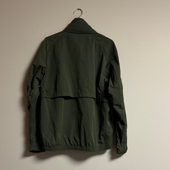 Men's Army Green Lululemon Wind Breaker Shell - Picture 3 of 5